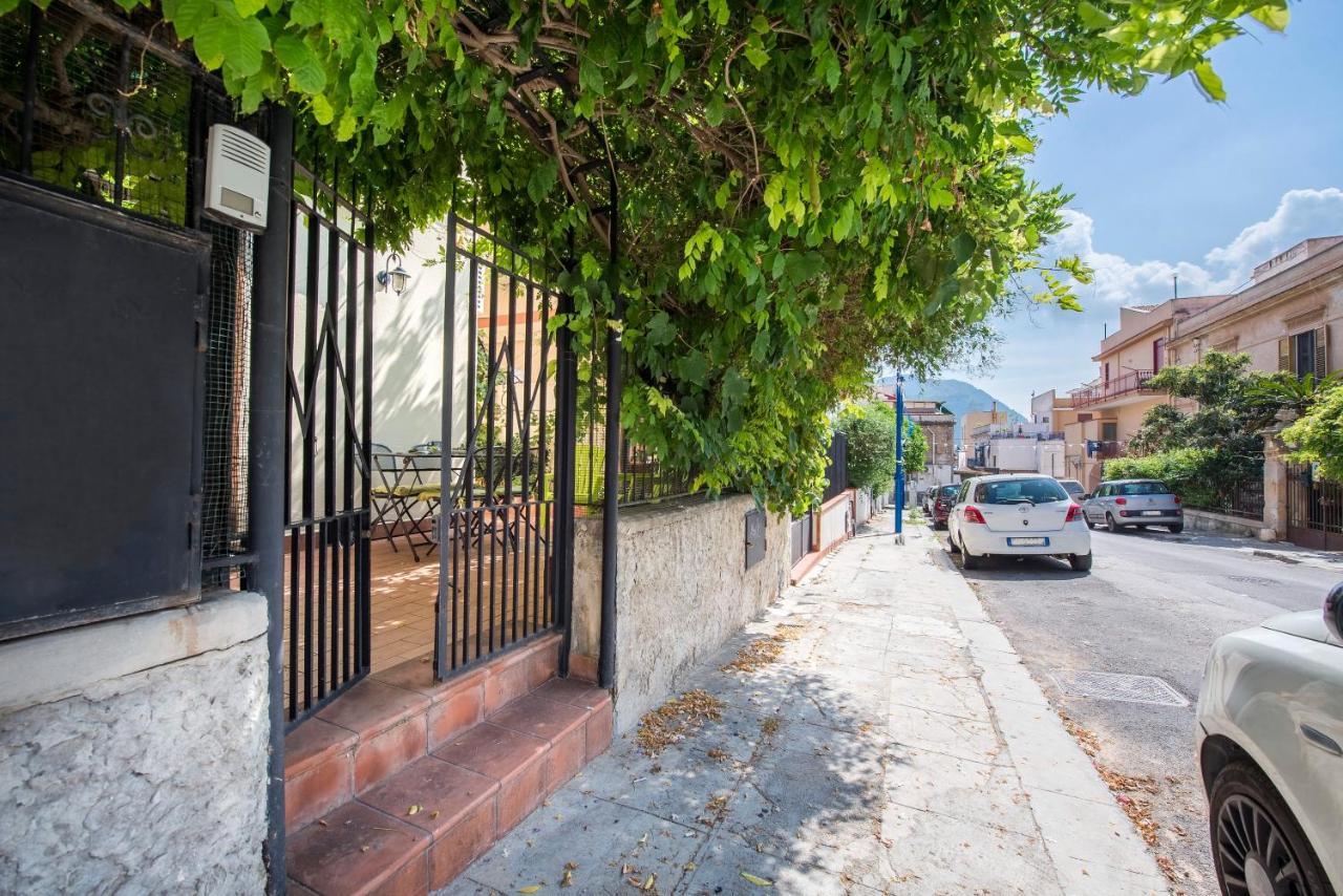 La Casa Di Sara A Mondello Apartment Exterior photo
